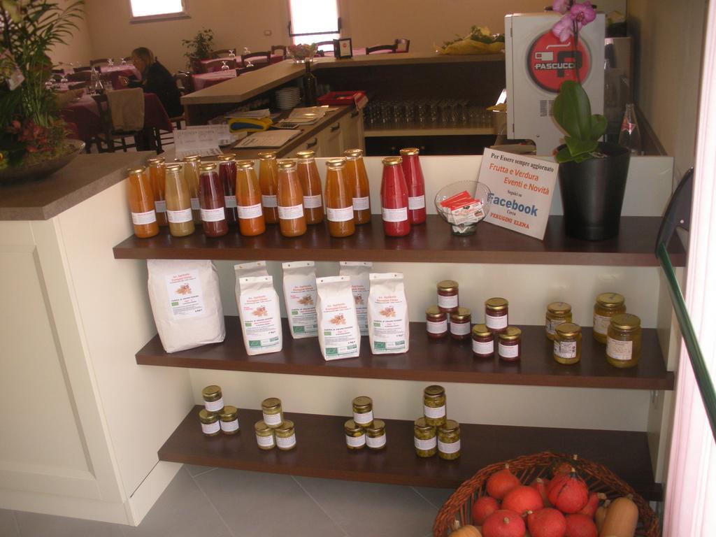 مبيت وإفطار تشيزينا Agriturismo Perugini المظهر الخارجي الصورة