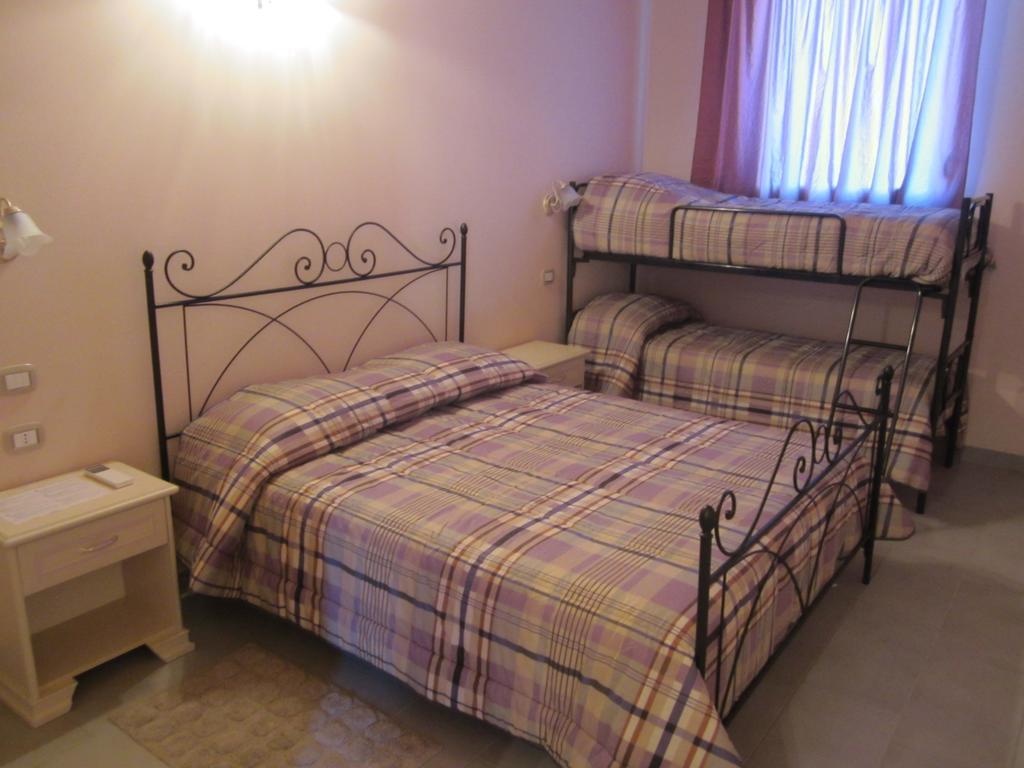 مبيت وإفطار تشيزينا Agriturismo Perugini الغرفة الصورة