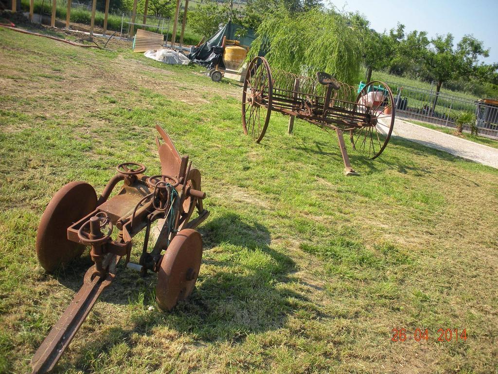 مبيت وإفطار تشيزينا Agriturismo Perugini المظهر الخارجي الصورة